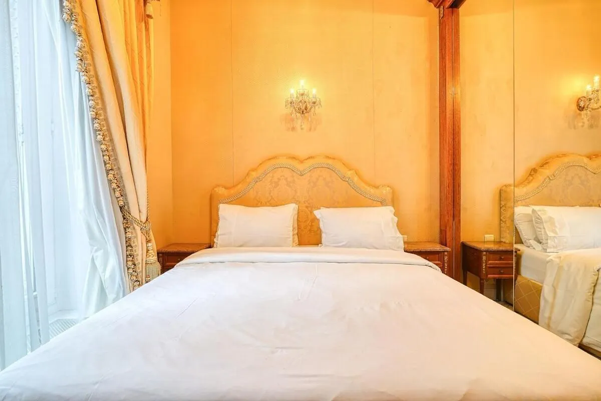 Apartment Napoleon Suite Champs Elysees Paris