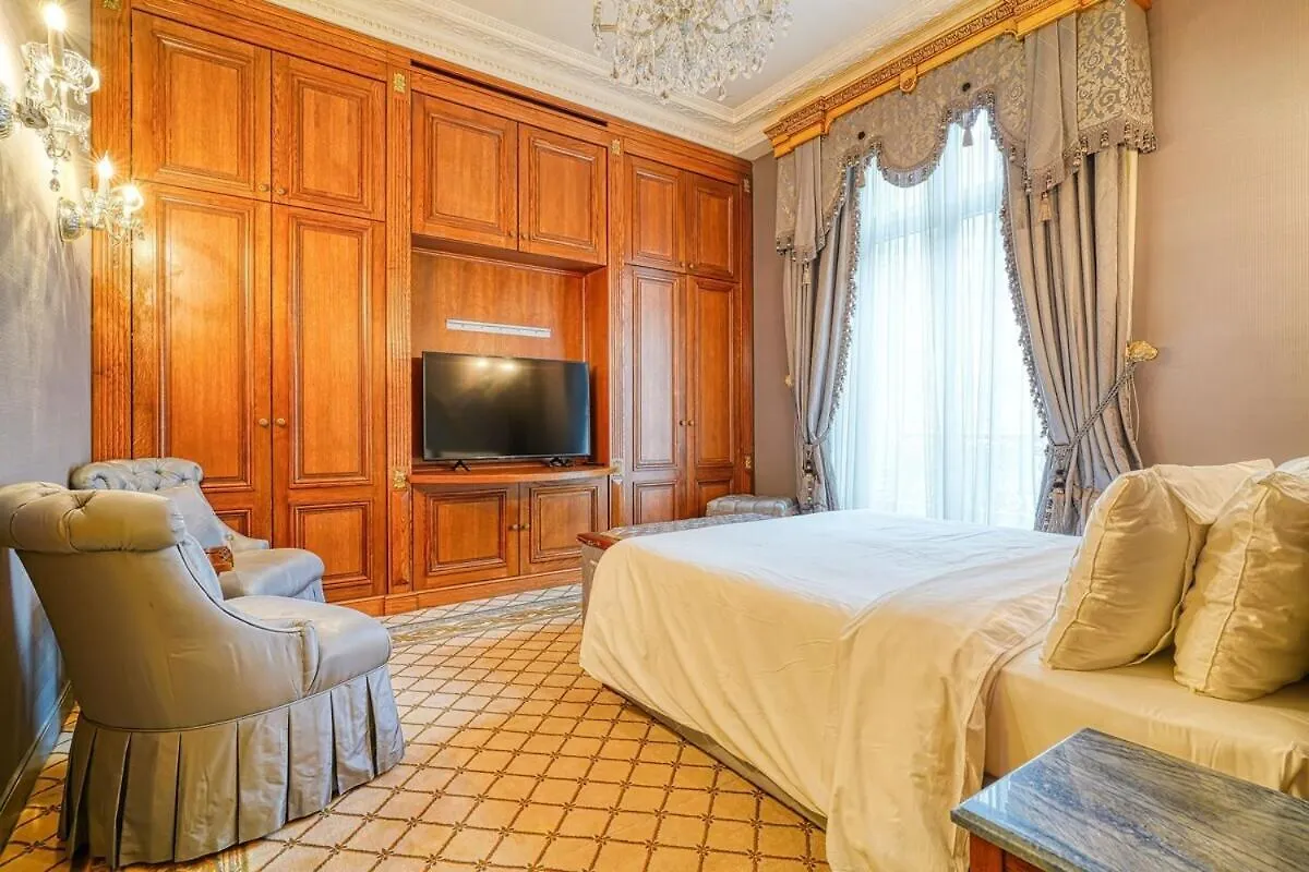 Apartment Napoleon Suite Champs Elysees Paris